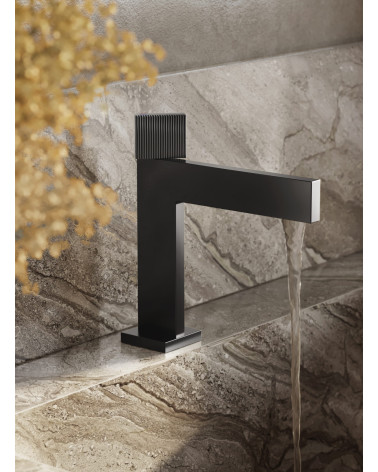 VARSO Black Bateria umywalkowa stojąca bez korka spustowego